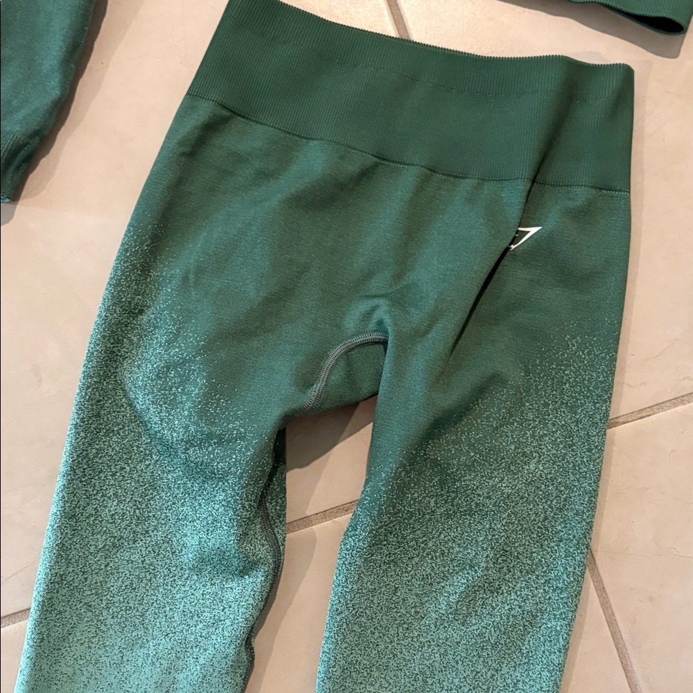 Never worn gymshark 2pc small ADAPT OMBRÉ leggings crop top 1134 - Picture 4 of 6